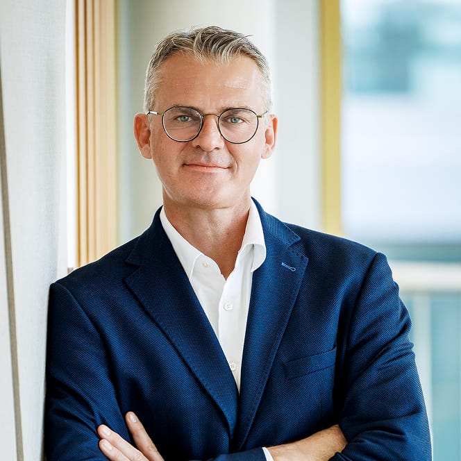 Dr. Thorsten Bischoff, Partner bei VALUES, lächelt in die Kamera
