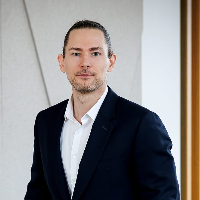 Mathias Golks, Managing Director bei VALUES, lächelt in die Kamera